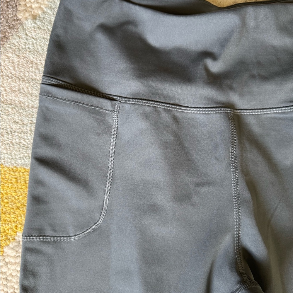 Under Armour Steel Gray Leggings with Side Pocket - UA Movement Flare Pant - Picture 2 of 9